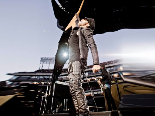 Lenny Kravitz  in Black and White Tour